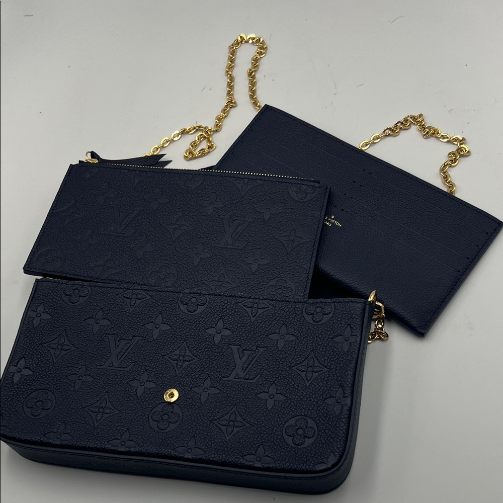 New Louis Vuitton navy blue leather Clutch crossbody Gold Chain - Picture 6 of 13